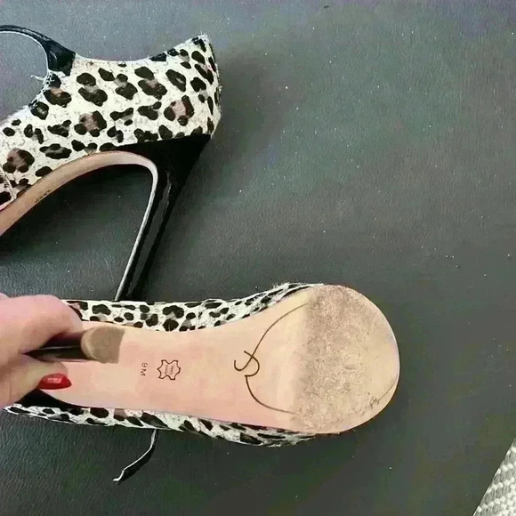 Joan & David platform pumps 5 inch heels . - Picture 3 of 8